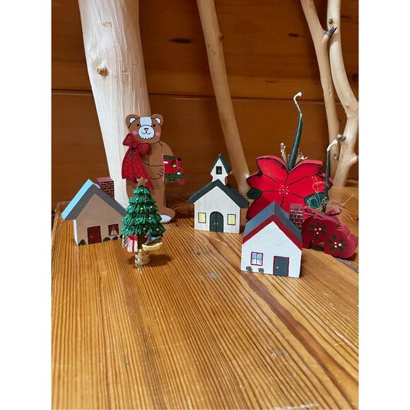 Wooden Christmas Decorations - Picture 1 of 6